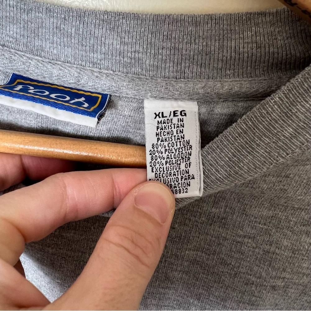 Winnie The Pooh Cartoon Disney Embroidered Gray Crewneck Sweatshirt XL 90s Y2K - Picture 5 of 8